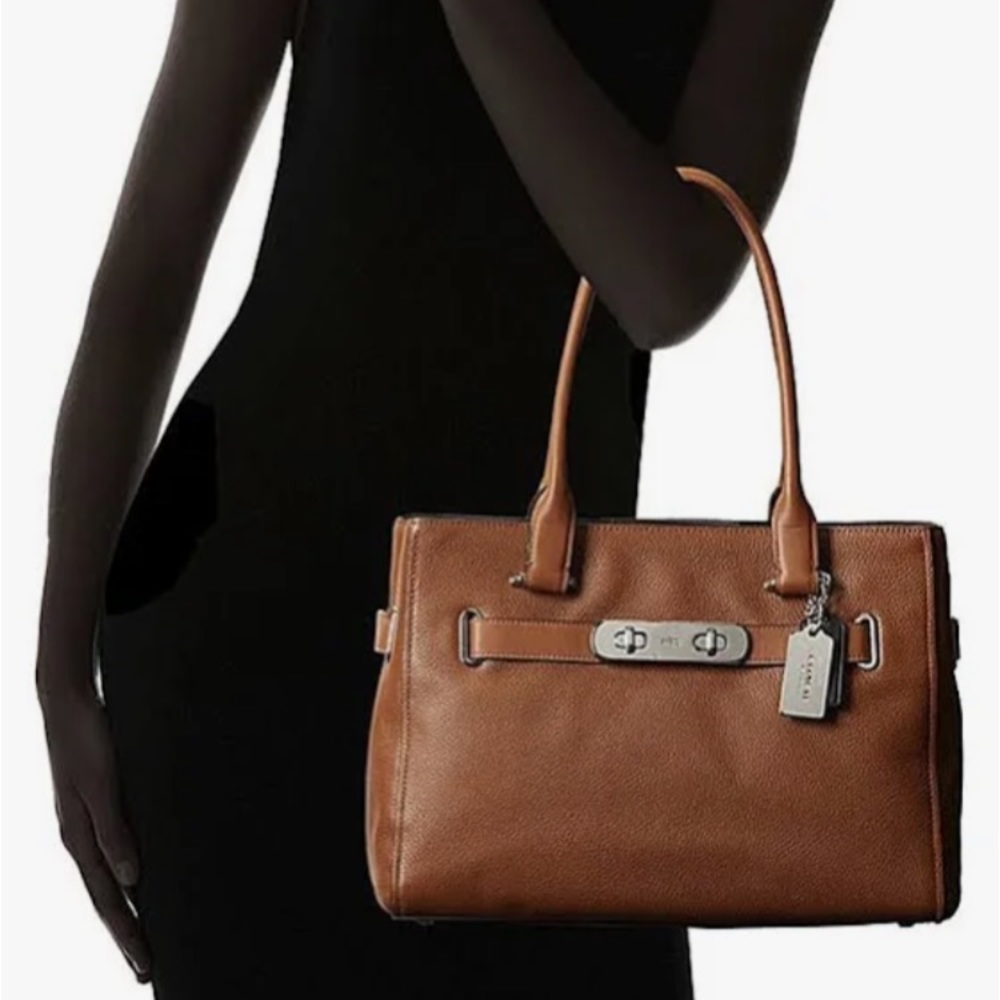 Coach Swagger 21 Leather Carryall
